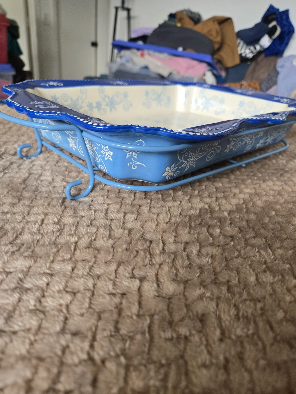 Temp-tations by Tara Floral Lace Blue 2.5 Qt Casserole Baker Dish Wire Rack
